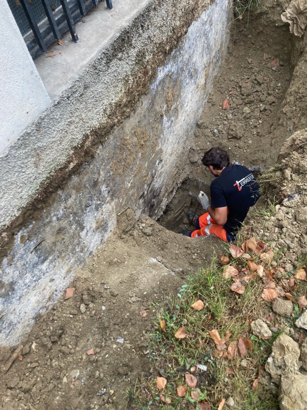 Location de mini pelle avec chauffeur à Toulouse pour étude de fondation, sondages, prélèvements et remise terrain identique